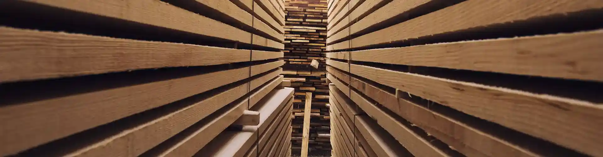 Купити пиломатеріали в Києві, дошка, брус, рейка